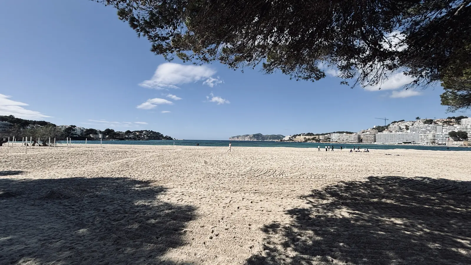 Playa de Santa Ponça med sandstrand och bukt